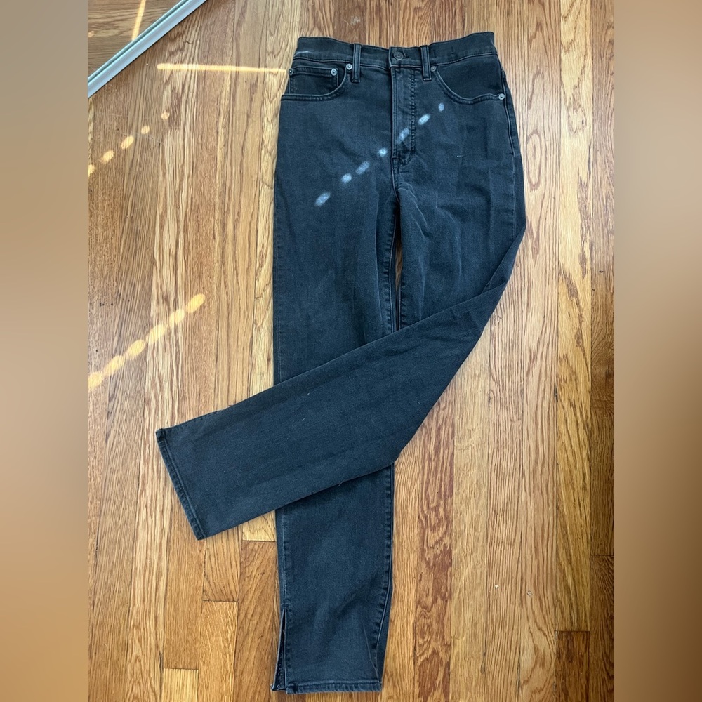 Madewell Black straight leg with split hem leg, size 26